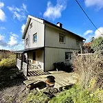 Workers Home 10-Rooms Near Volvo