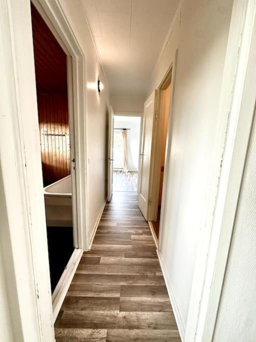 Workers 10-rooms Near Volvo