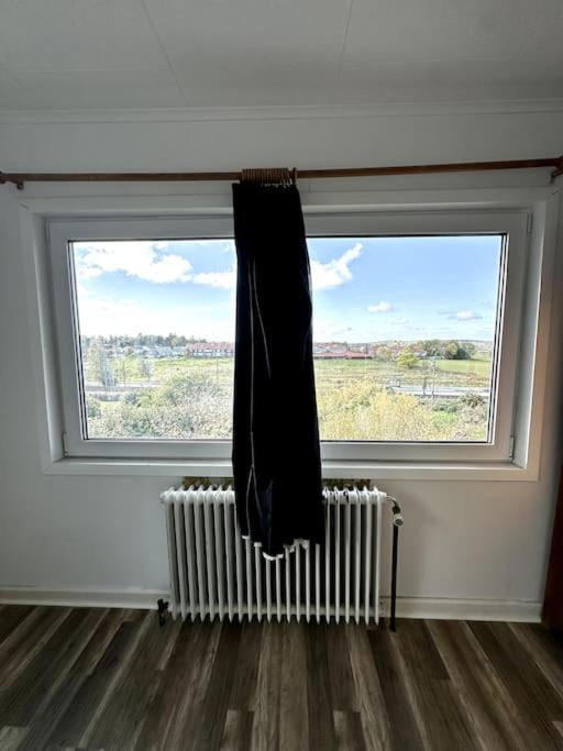 Workers 10-rooms Near Volvo Villa *