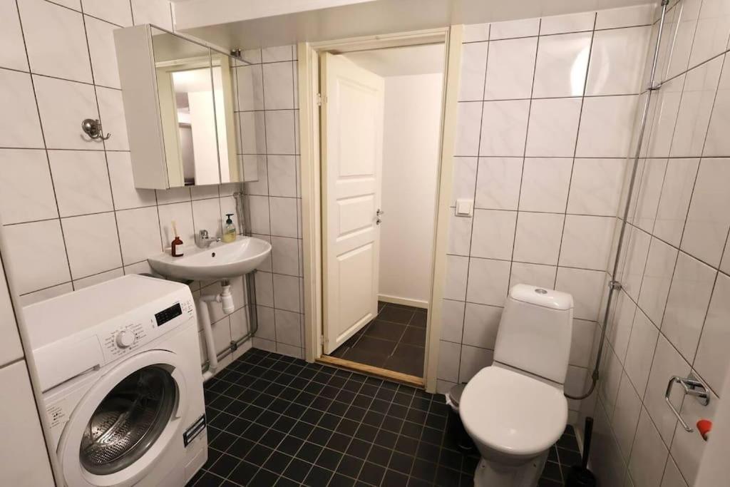 Workers 10-rooms Near Volvo