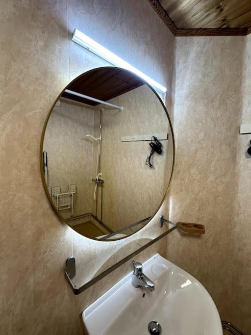 Workers 10-rooms Near Volvo Villa *